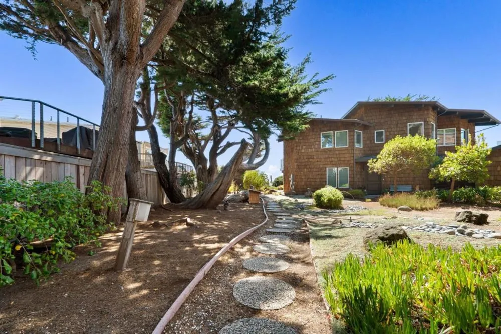 22650 E Cliff Drive Santa Cruz, CA 95062