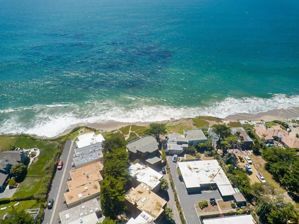 22650 E Cliff Drive Santa Cruz, CA 95062