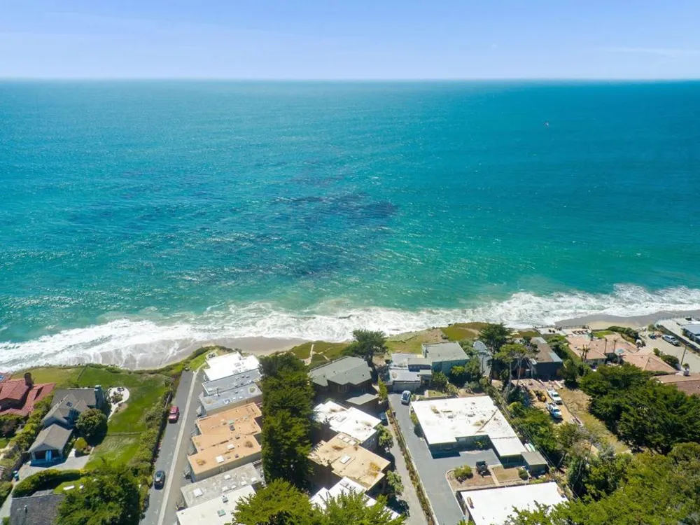 22650 E Cliff Drive Santa Cruz, CA 95062