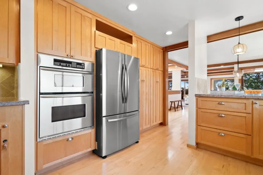 22650 E Cliff Drive Santa Cruz, CA 95062