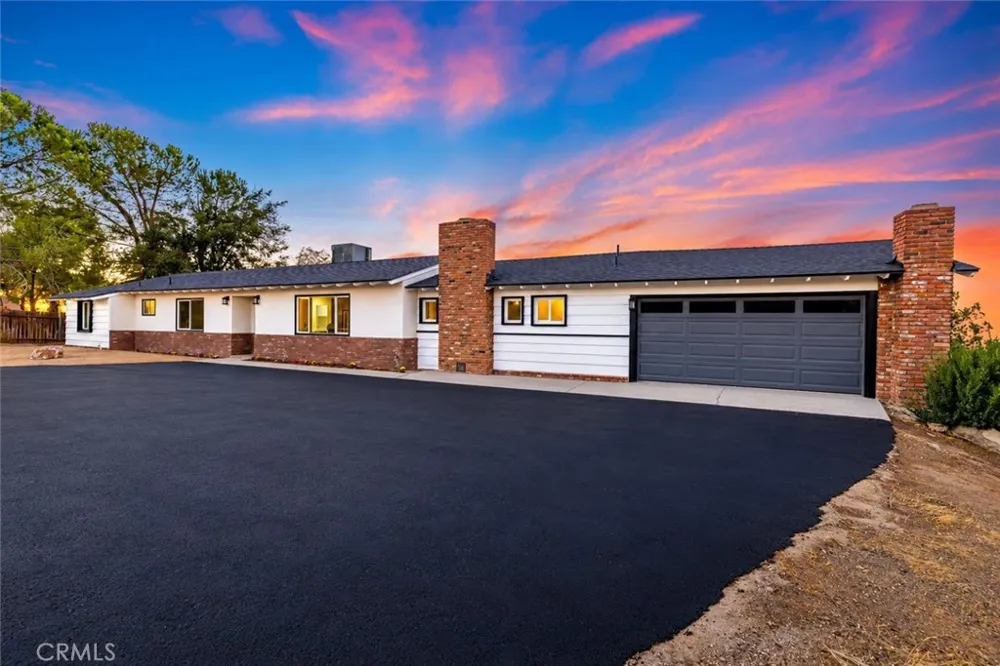 35815 42nd E Palmdale, CA 93552