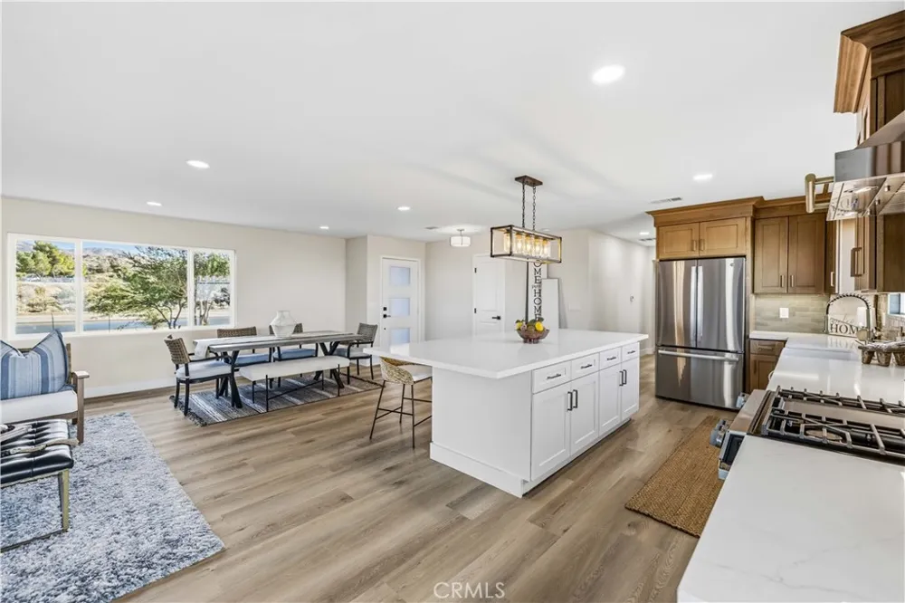 35815 42nd E Palmdale, CA 93552
