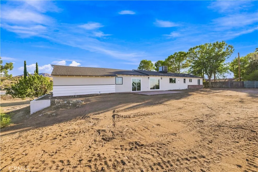 35815 42nd E Palmdale, CA 93552