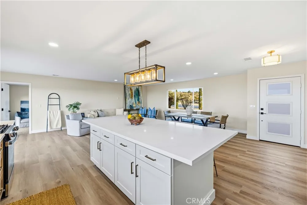 35815 42nd E Palmdale, CA 93552