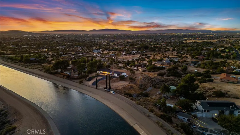 35815 42nd E Palmdale, CA 93552