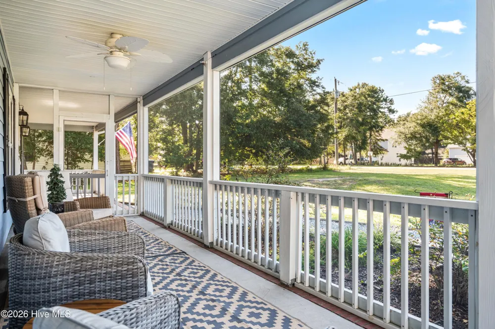 1631 Chadwick Shores Drive Sneads Ferry, NC 28460