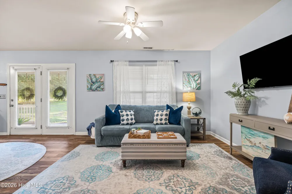 1631 Chadwick Shores Drive Sneads Ferry, NC 28460