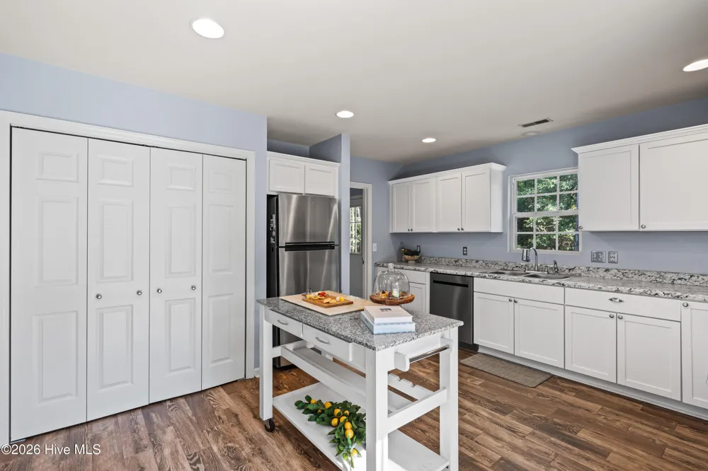 1631 Chadwick Shores Drive Sneads Ferry, NC 28460