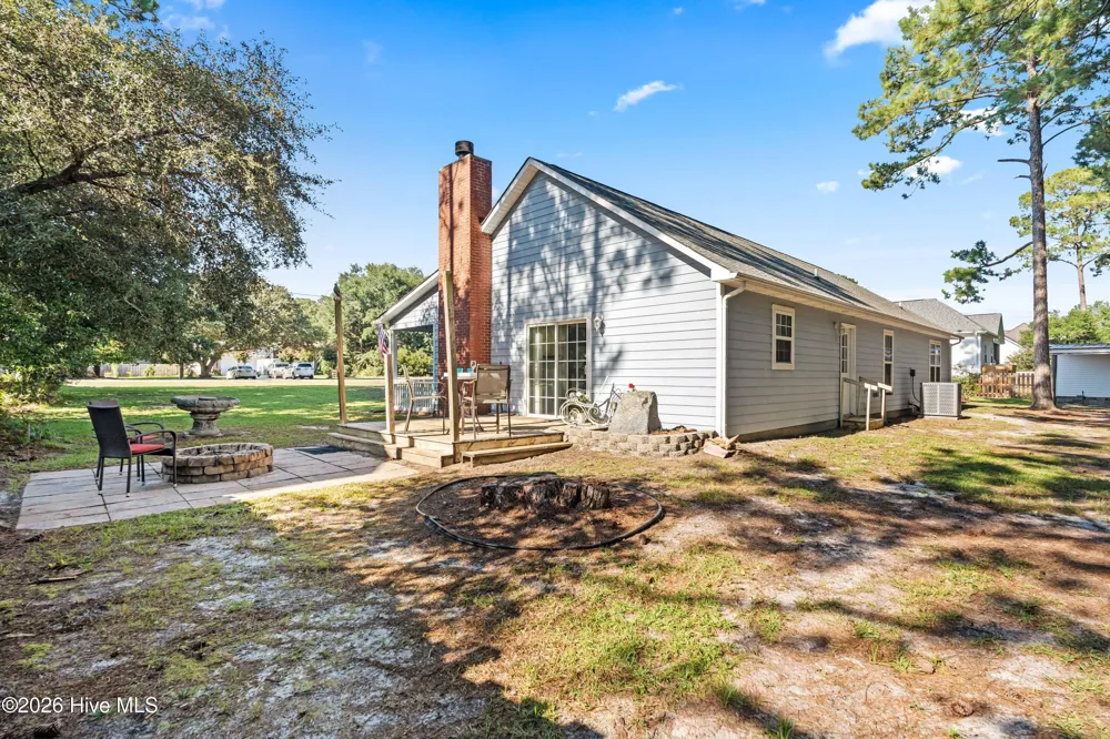 1631 Chadwick Shores Drive Sneads Ferry, NC 28460