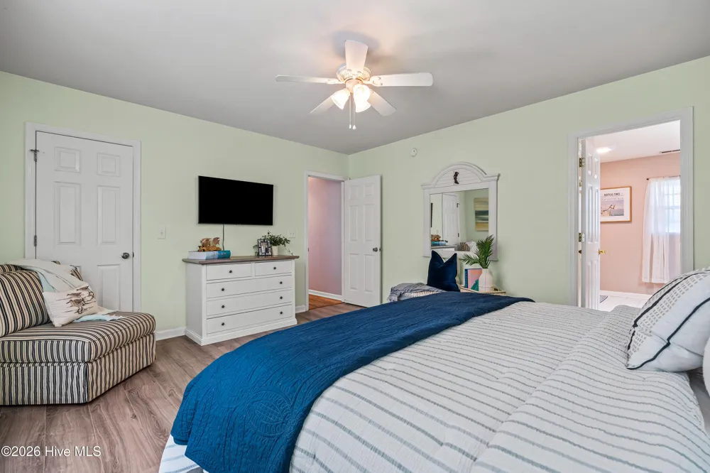 1631 Chadwick Shores Drive Sneads Ferry, NC 28460