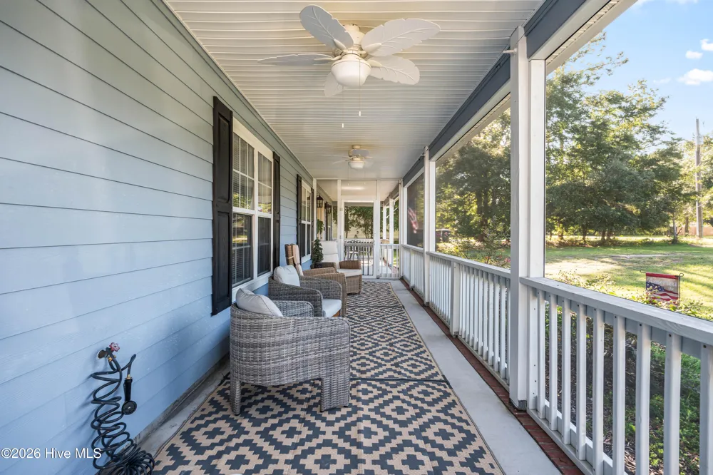 1631 Chadwick Shores Drive Sneads Ferry, NC 28460