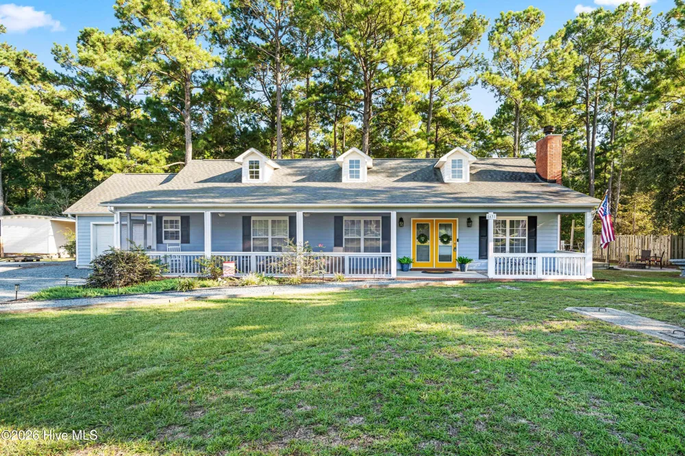 1631 Chadwick Shores Drive Sneads Ferry, NC 28460