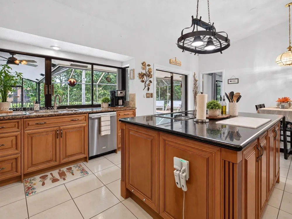 1539 NW 110th Ter Coral Springs, FL 33071