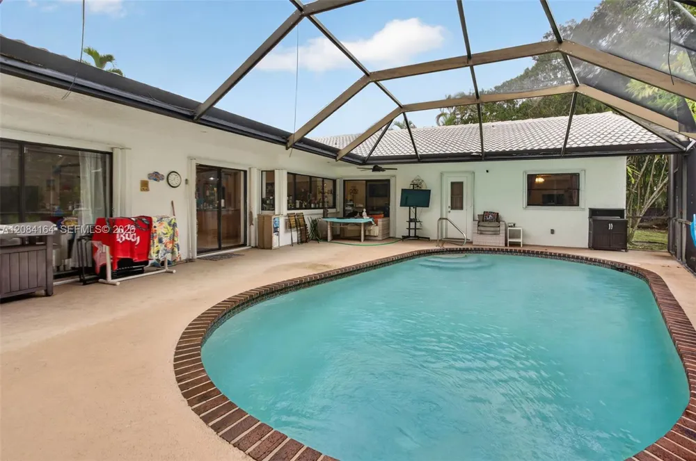 1539 NW 110th Ter Coral Springs, FL 33071