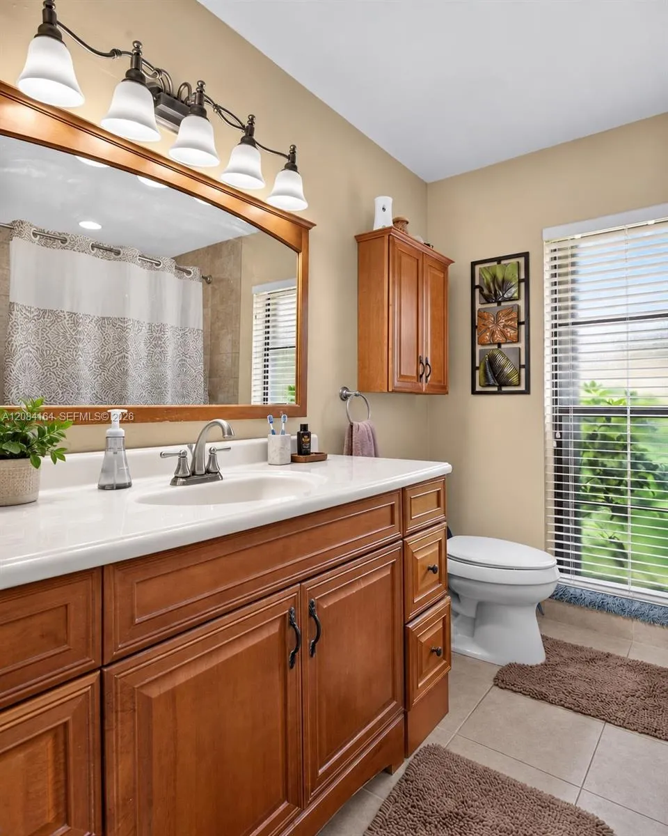 1539 NW 110th Ter Coral Springs, FL 33071