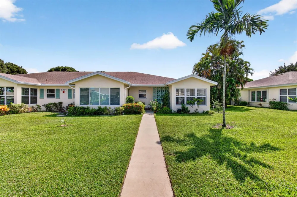 5174 LAKEFRONT BOULEVARD #D Delray Beach, FL 33484