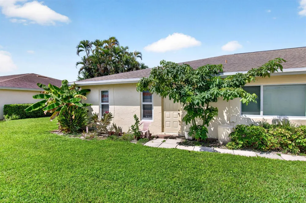 5174 LAKEFRONT BOULEVARD #D Delray Beach, FL 33484
