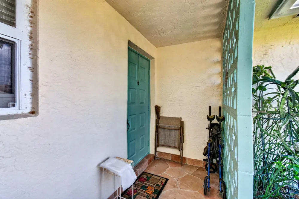 5174 LAKEFRONT BOULEVARD #D Delray Beach, FL 33484
