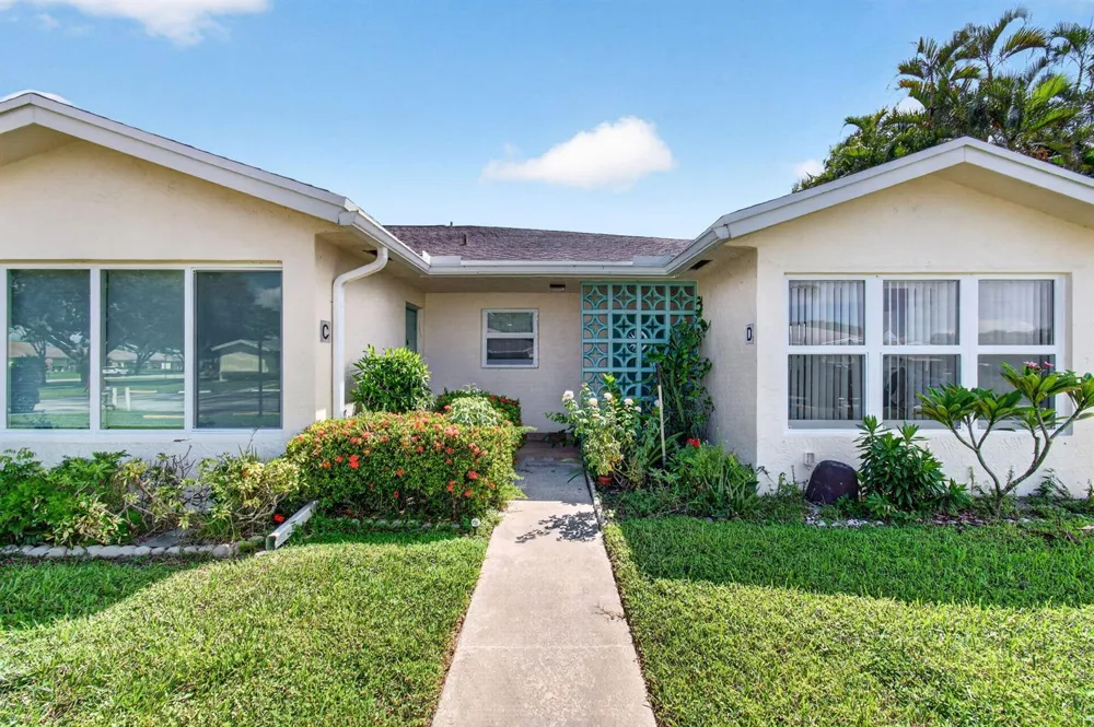 5174 LAKEFRONT BOULEVARD #D Delray Beach, FL 33484