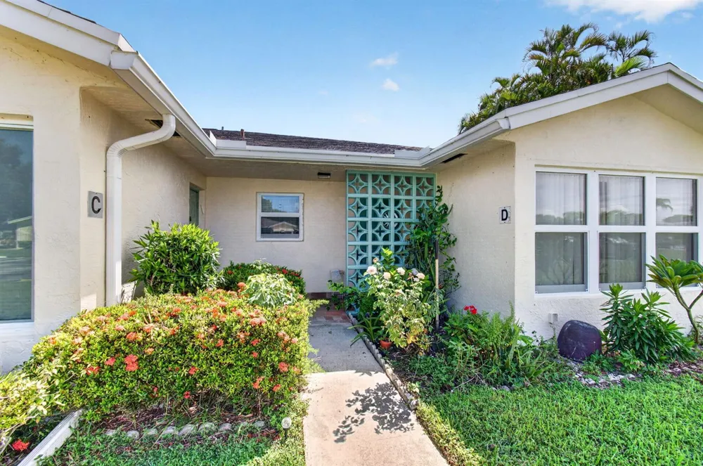 5174 LAKEFRONT BOULEVARD #D Delray Beach, FL 33484