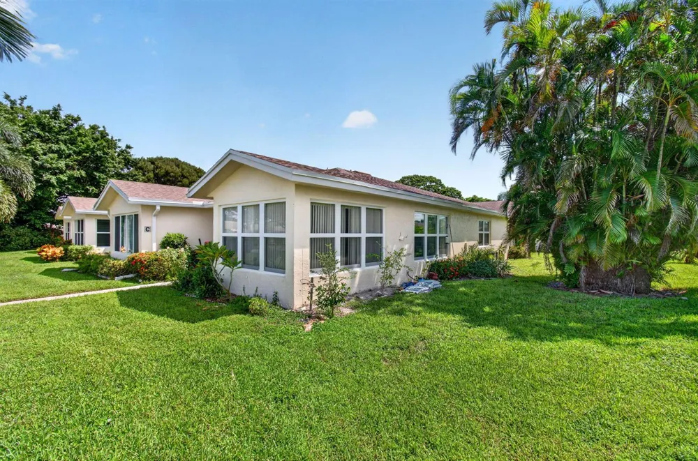 5174 LAKEFRONT BOULEVARD #D Delray Beach, FL 33484