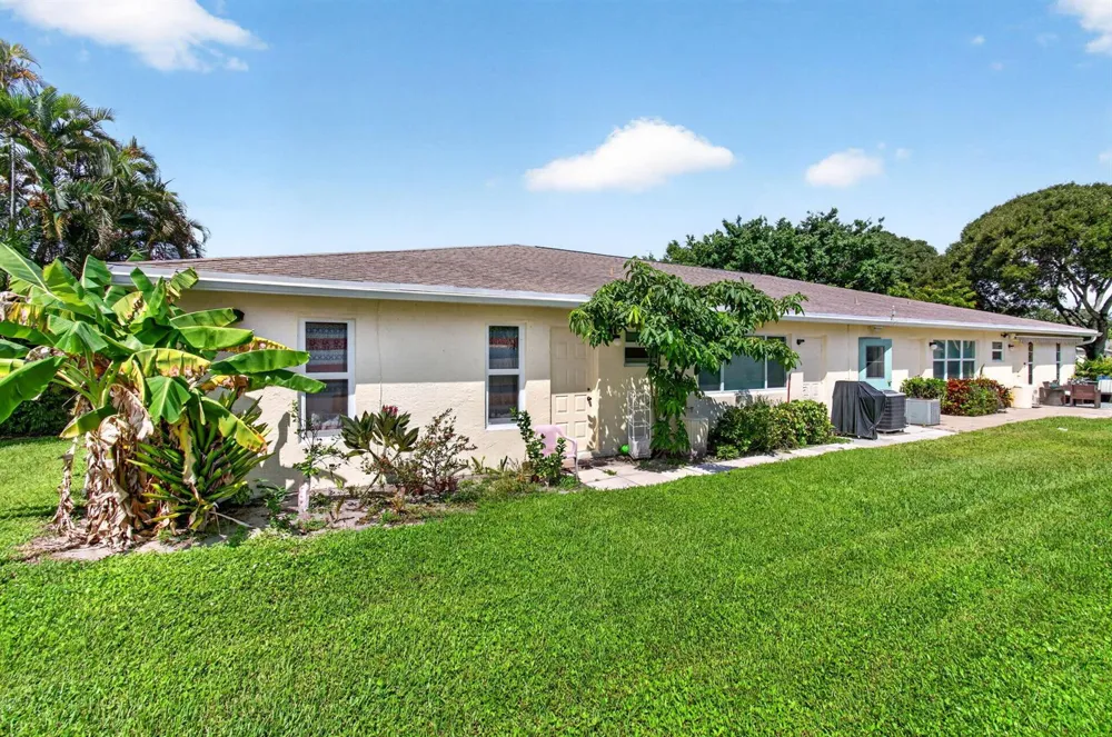 5174 LAKEFRONT BOULEVARD #D Delray Beach, FL 33484