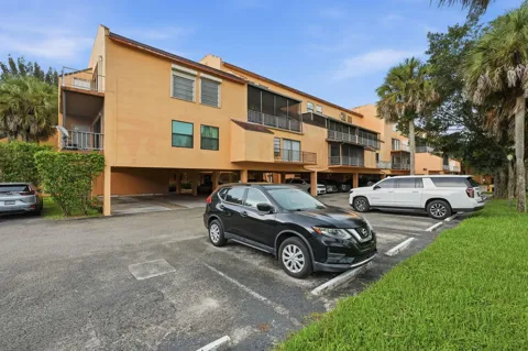 430 COMMODORE DRIVE #314