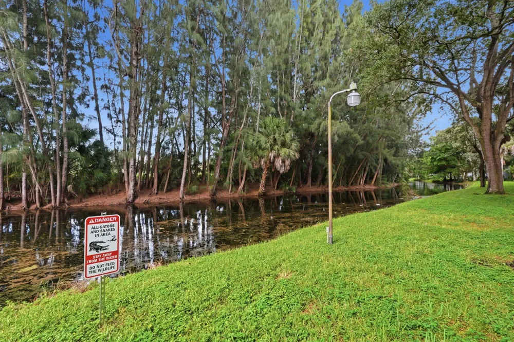 430 COMMODORE DRIVE #314 Plantation, FL 33325