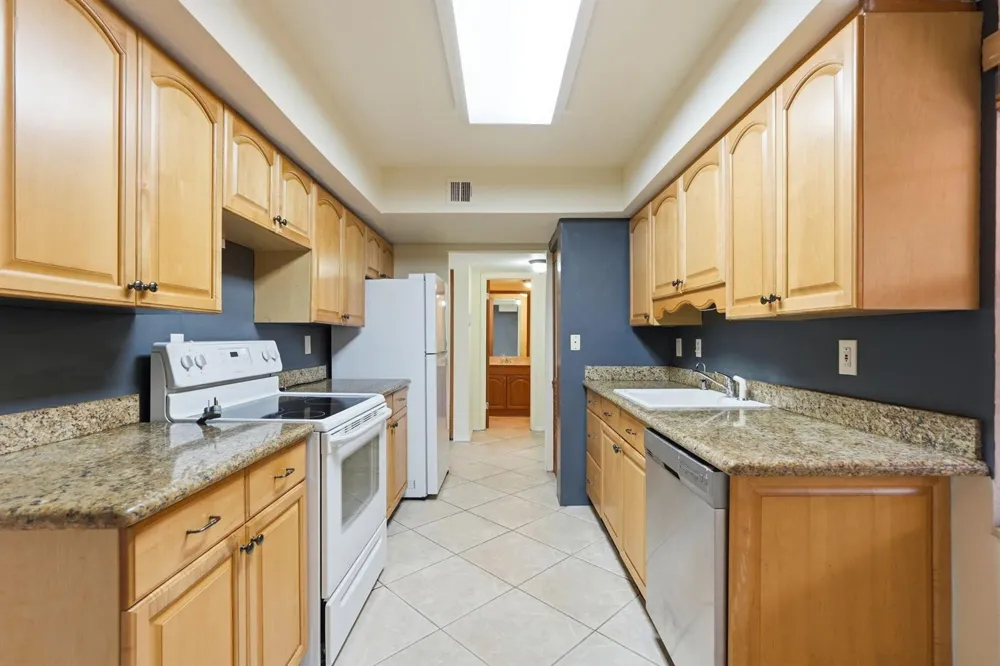 430 COMMODORE DRIVE #314 Plantation, FL 33325