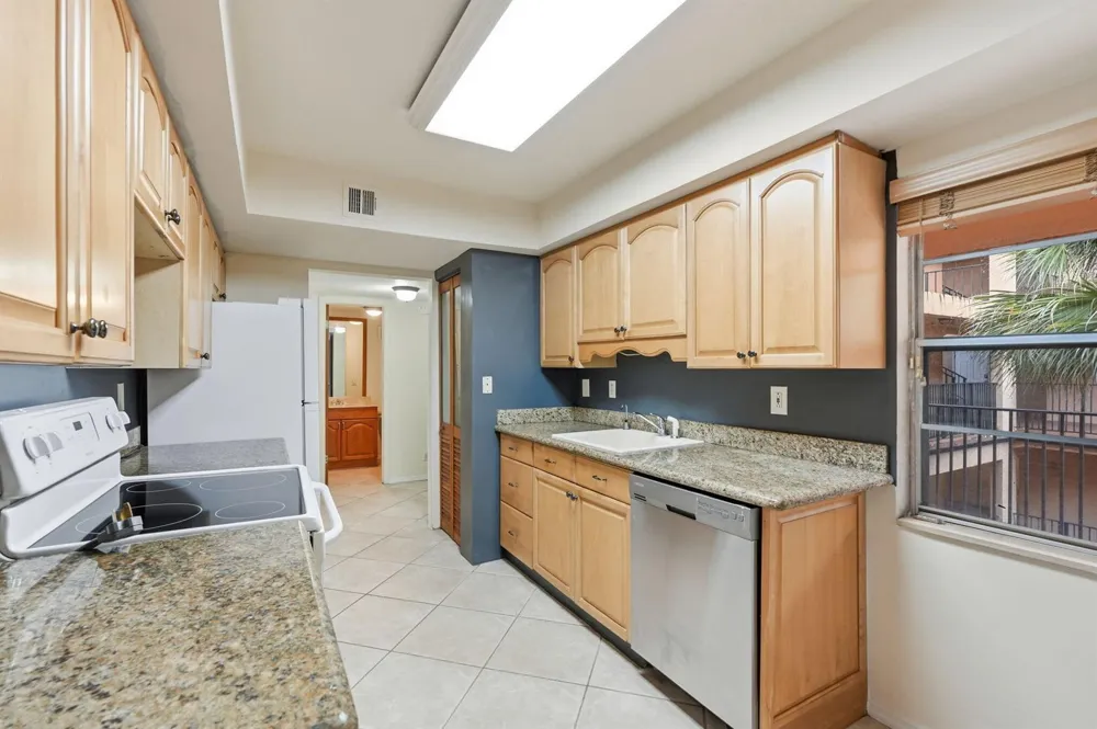 430 COMMODORE DRIVE #314 Plantation, FL 33325
