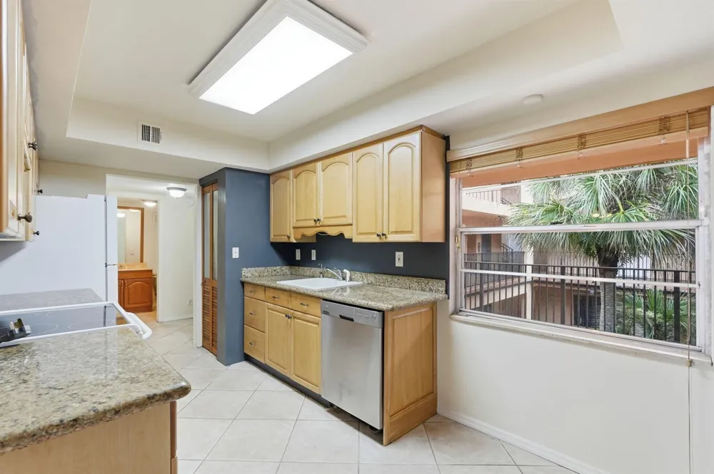 430 COMMODORE DRIVE #314 Plantation, FL 33325