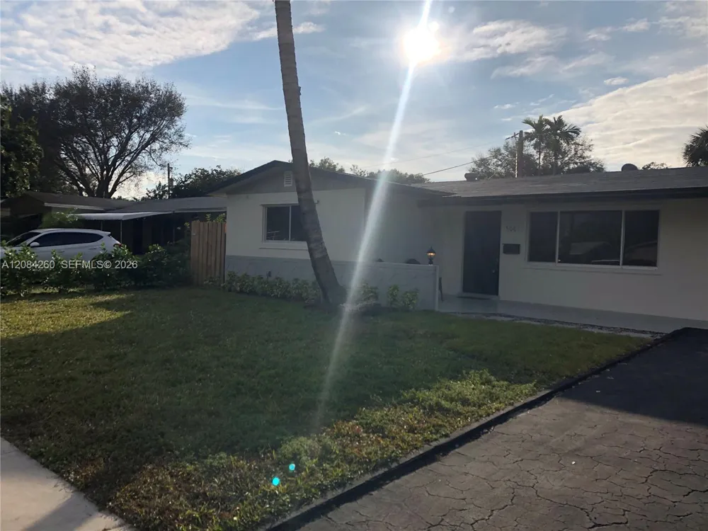 5001 SW 94th Way Cooper City, FL 33328