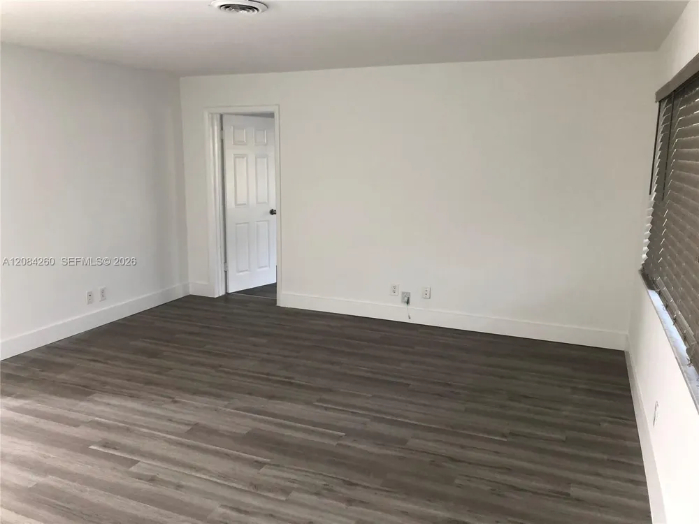 5001 SW 94th Way Cooper City, FL 33328