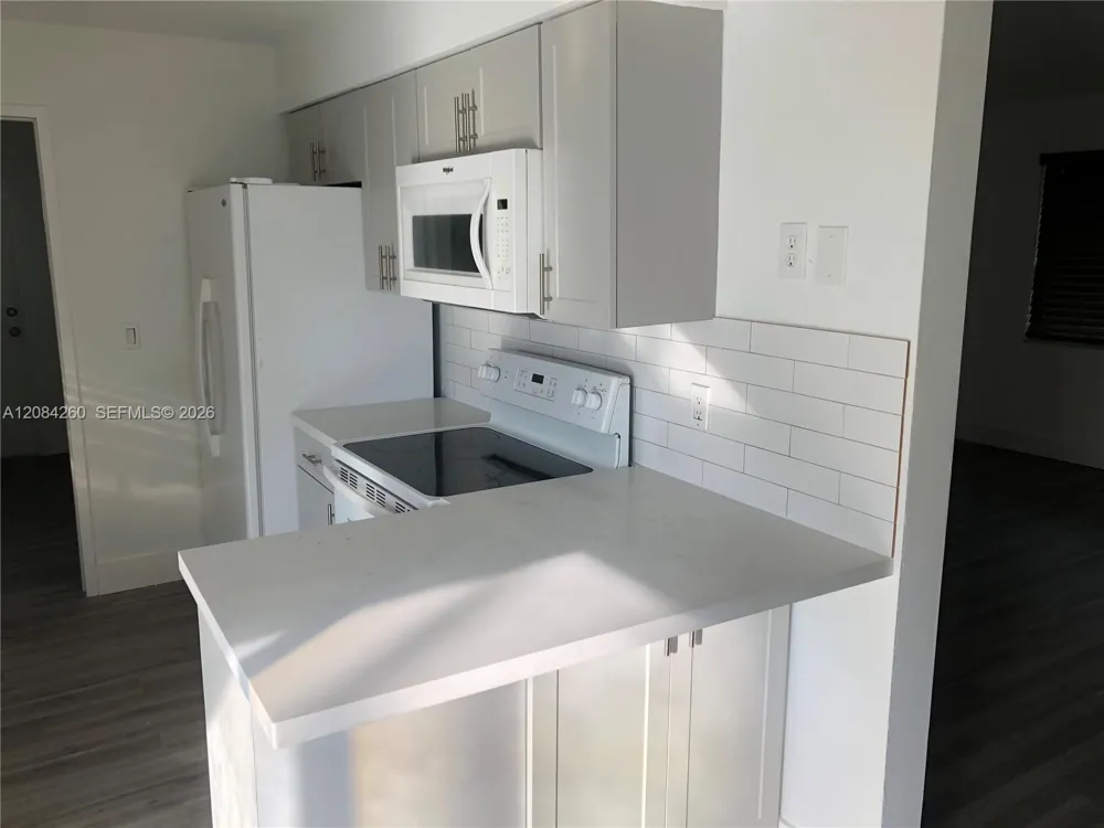 5001 SW 94th Way Cooper City, FL 33328
