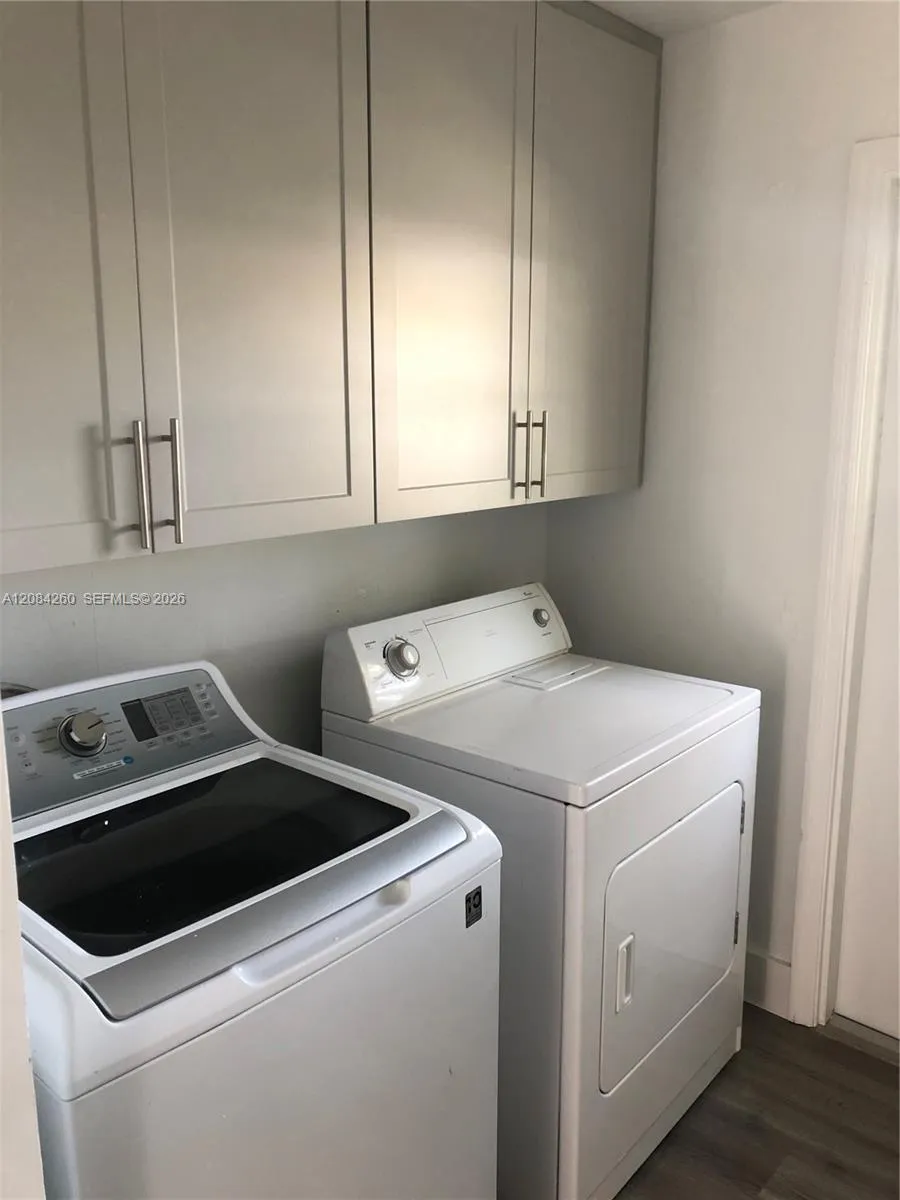5001 SW 94th Way Cooper City, FL 33328