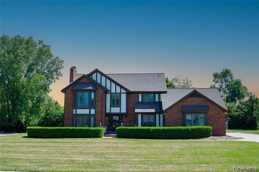 6651 Arlington Drive West Bloomfield Charter Township, MI 48322
