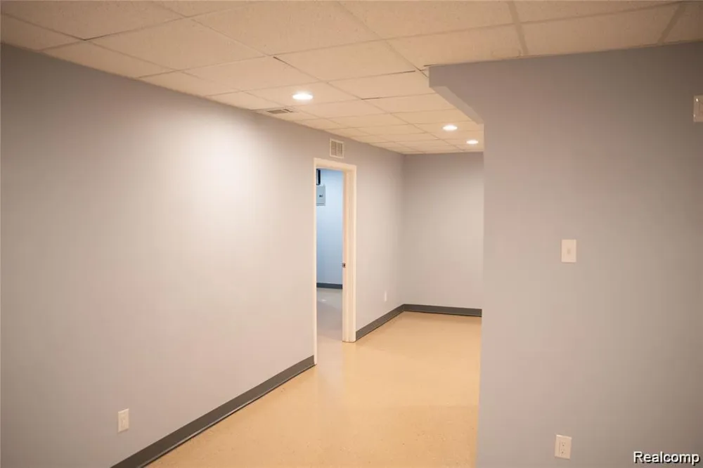 6651 Arlington Drive West Bloomfield Charter Township, MI 48322