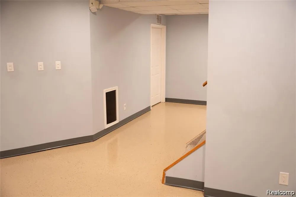 6651 Arlington Drive West Bloomfield Charter Township, MI 48322