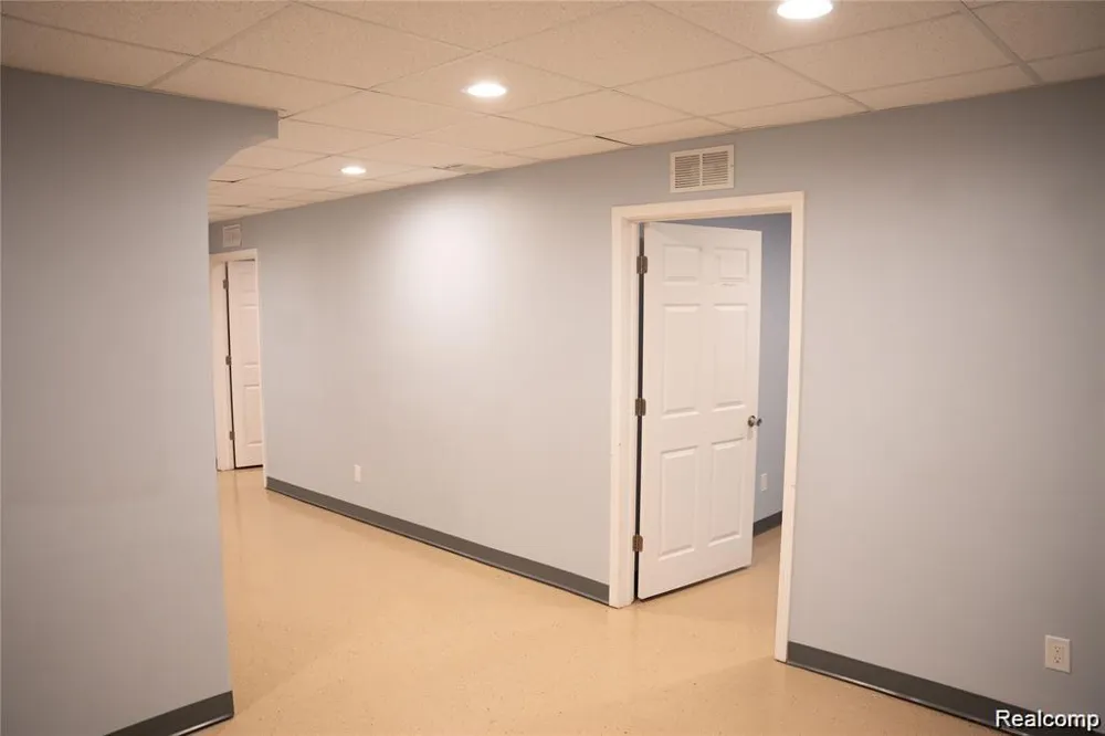 6651 Arlington Drive West Bloomfield Charter Township, MI 48322