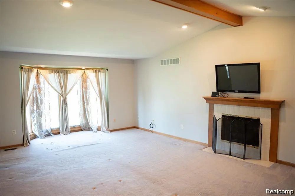 6651 Arlington Drive West Bloomfield Charter Township, MI 48322