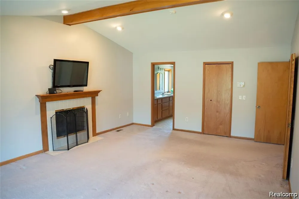 6651 Arlington Drive West Bloomfield Charter Township, MI 48322