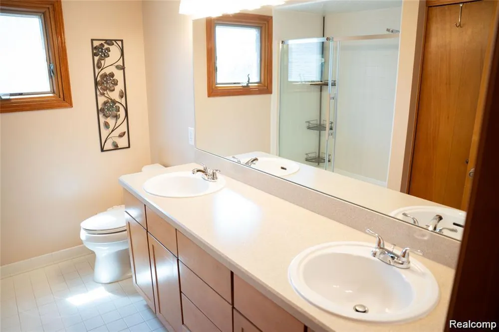 6651 Arlington Drive West Bloomfield Charter Township, MI 48322