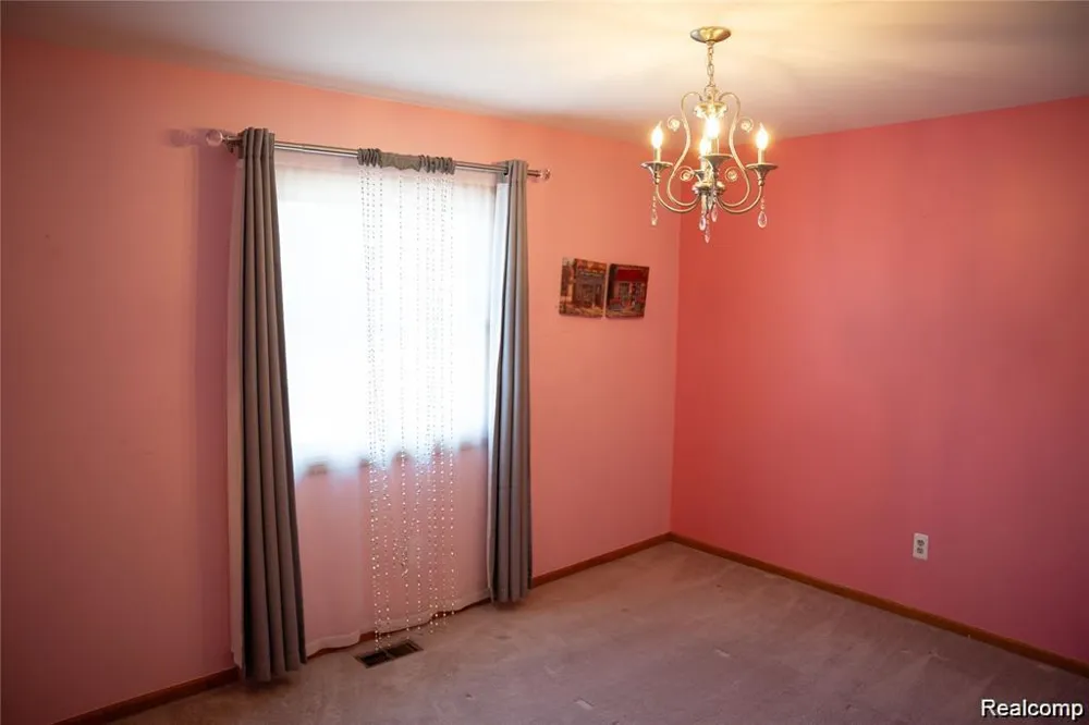 6651 Arlington Drive West Bloomfield Charter Township, MI 48322