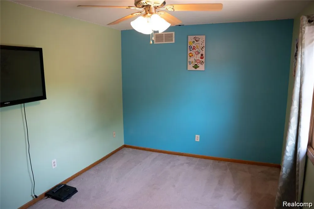 6651 Arlington Drive West Bloomfield Charter Township, MI 48322