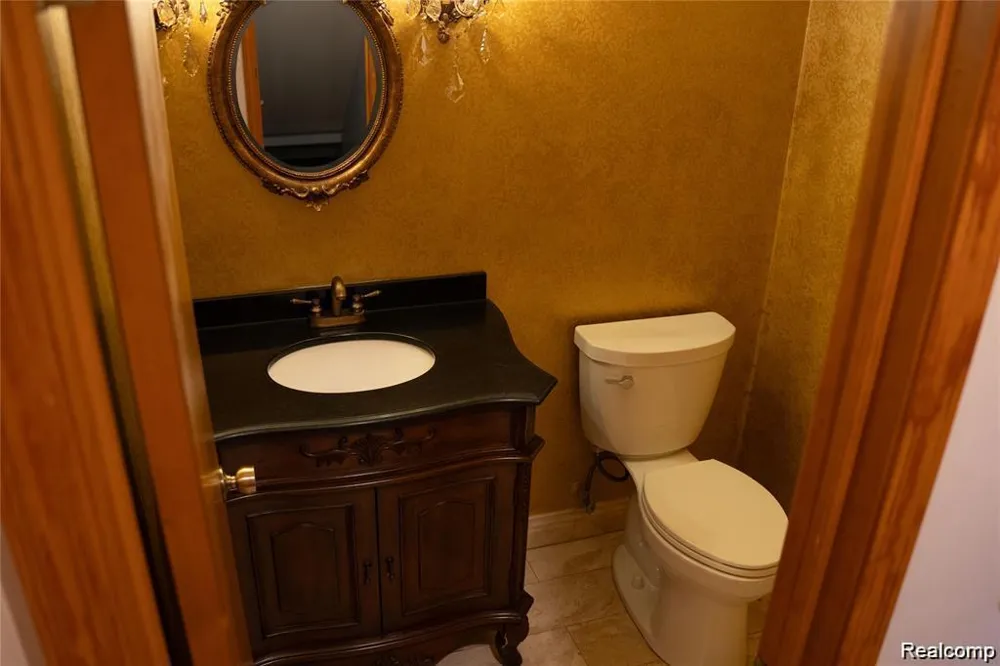 6651 Arlington Drive West Bloomfield Charter Township, MI 48322