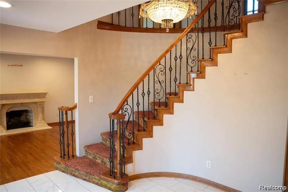 6651 Arlington Drive West Bloomfield Charter Township, MI 48322