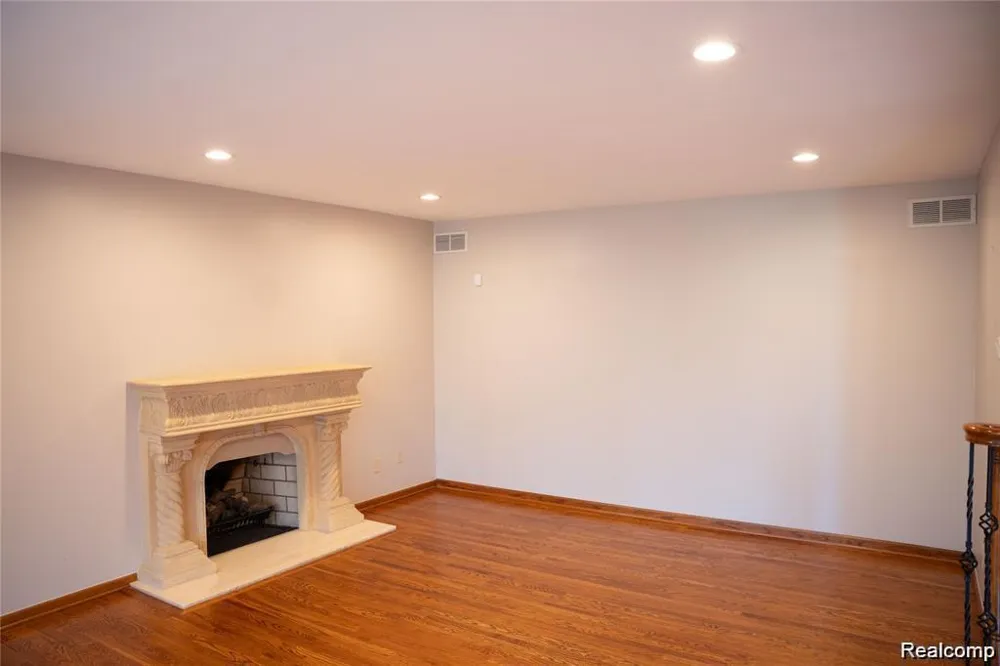 6651 Arlington Drive West Bloomfield Charter Township, MI 48322