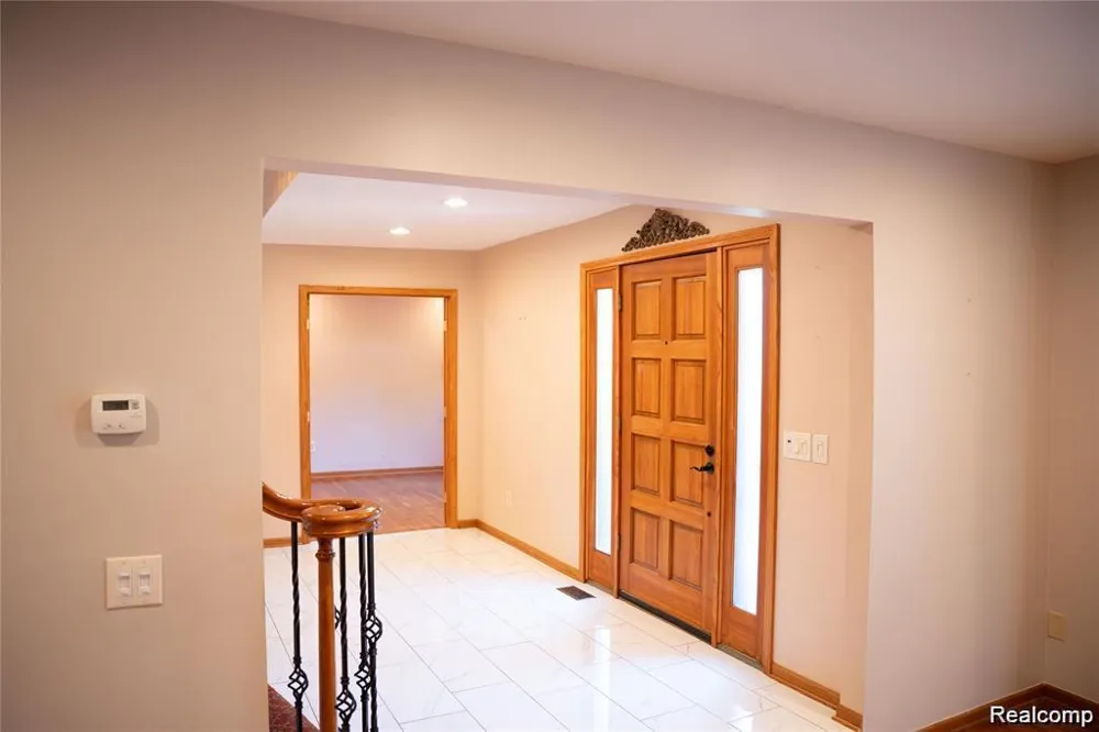 6651 Arlington Drive West Bloomfield Charter Township, MI 48322