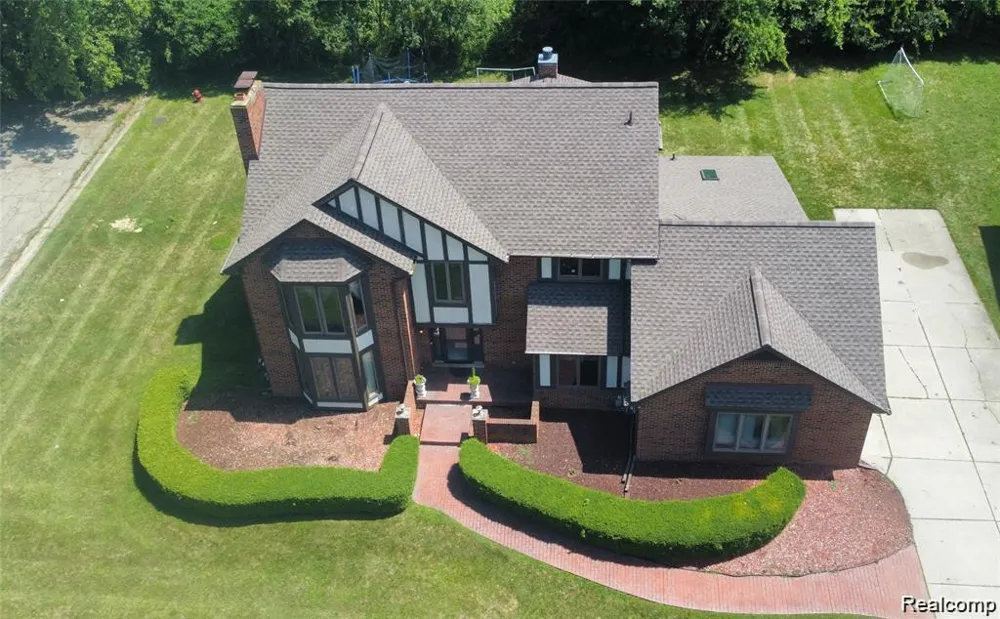 6651 Arlington Drive West Bloomfield Charter Township, MI 48322