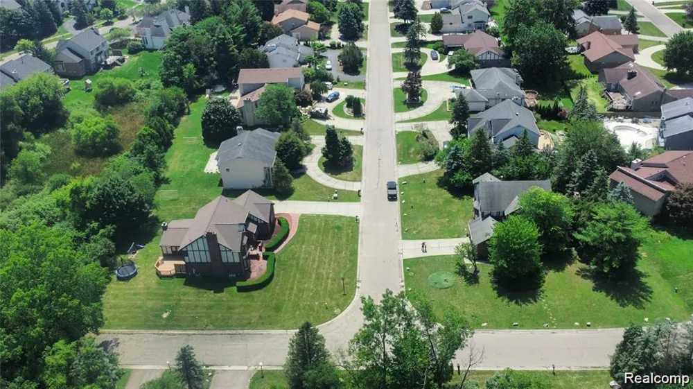 6651 Arlington Drive West Bloomfield Charter Township, MI 48322